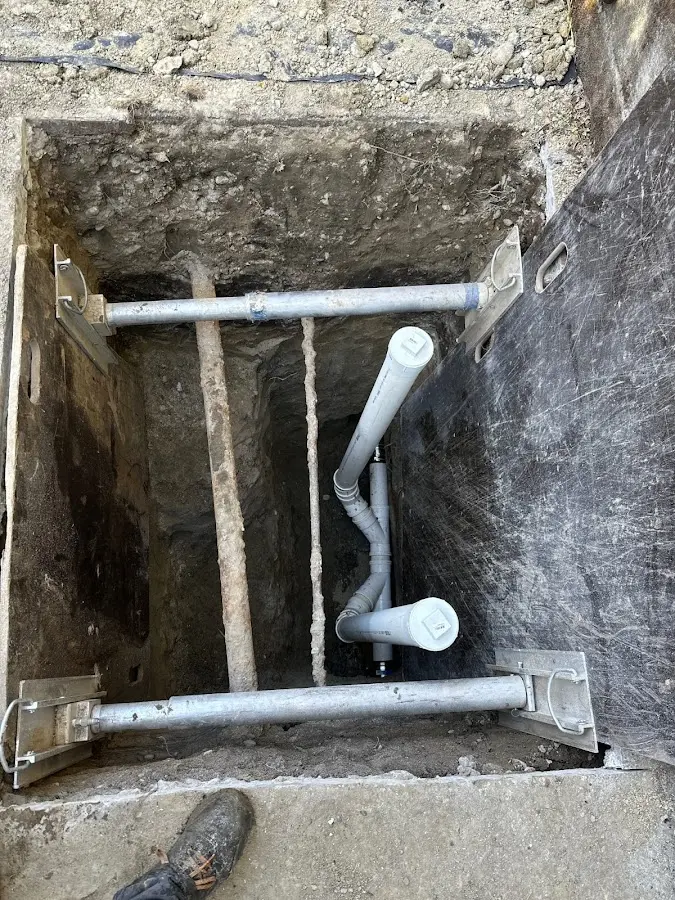 Experienced plumber completing Drain Cleaning work in Middleborough